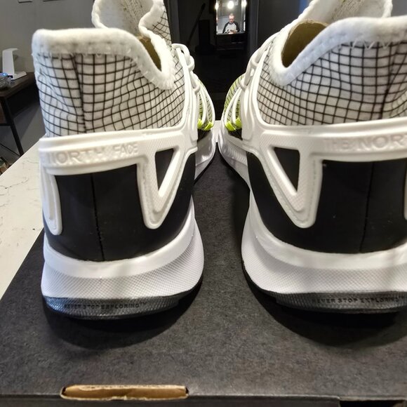 NEW The North Face Oxeye Tech Shoes White/ Led Yellow NIB Mens 10 Trail Running - Picture 4 of 10